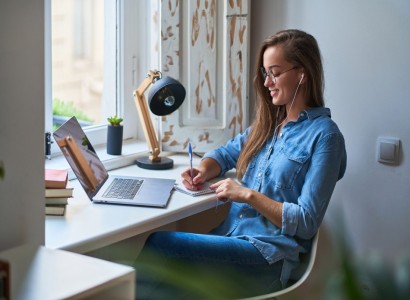 From Passion to Paycheck: How Everyday People Are Becoming Course Tutors
